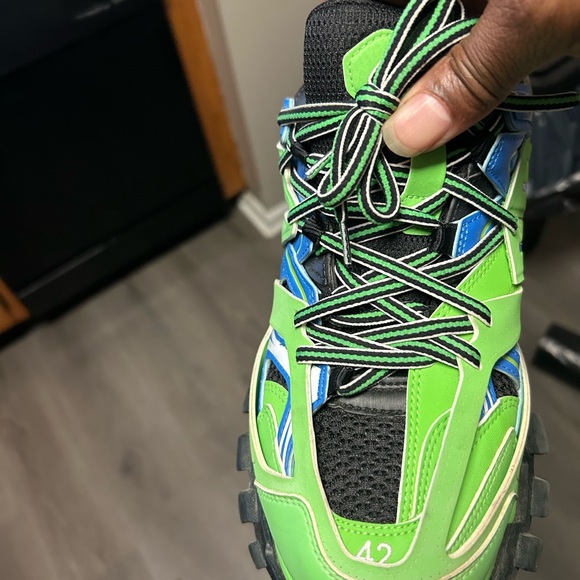 Balenciaga’s size with box - Picture 5 of 9